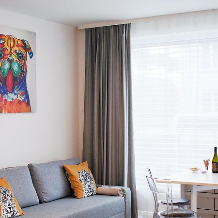 Holesovice Delight: Modern Comfort With A Twist In Prague 7 Bagian luar foto