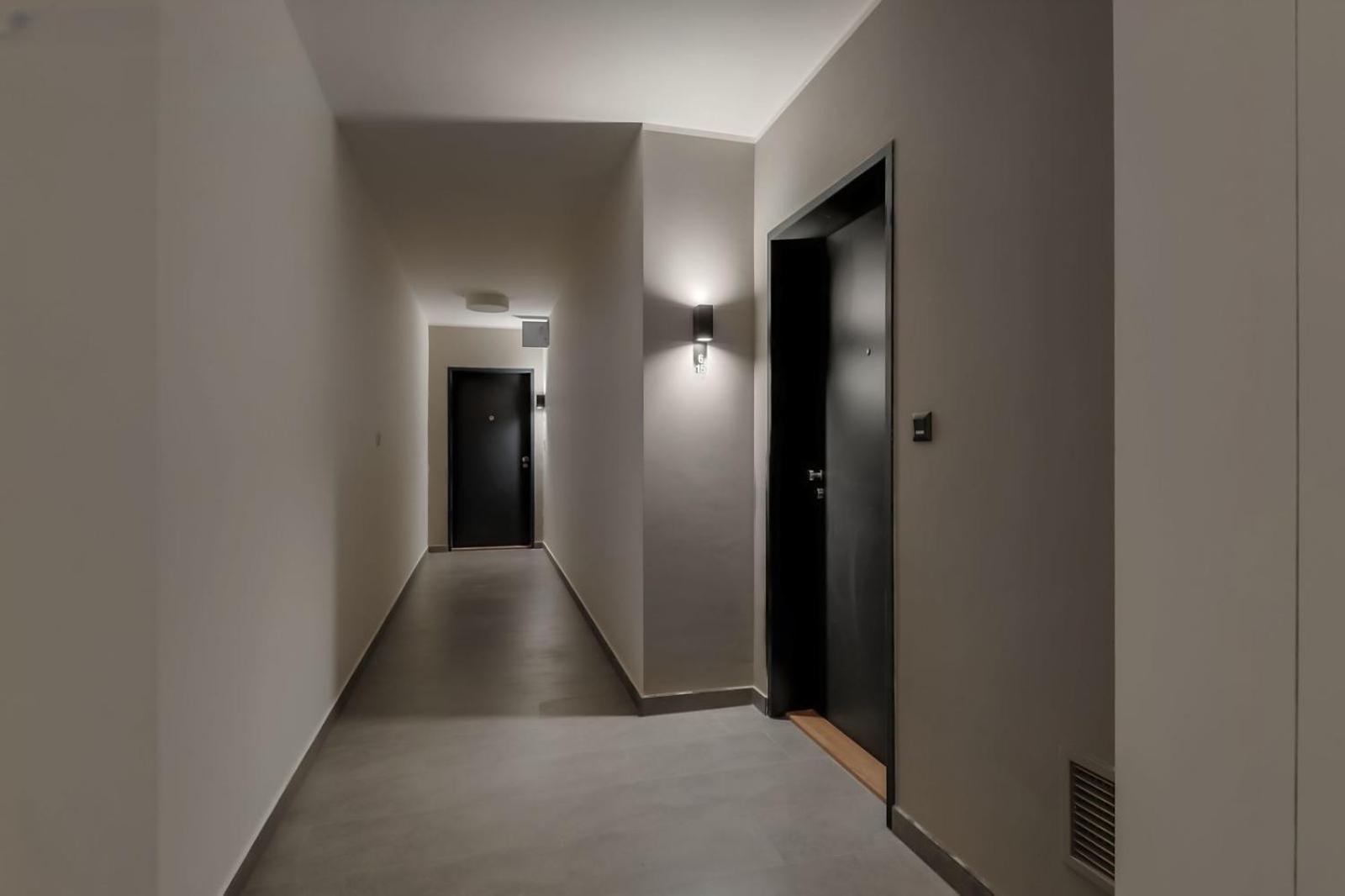 Holesovice Delight: Modern Comfort With A Twist In Prague 7 Bagian luar foto