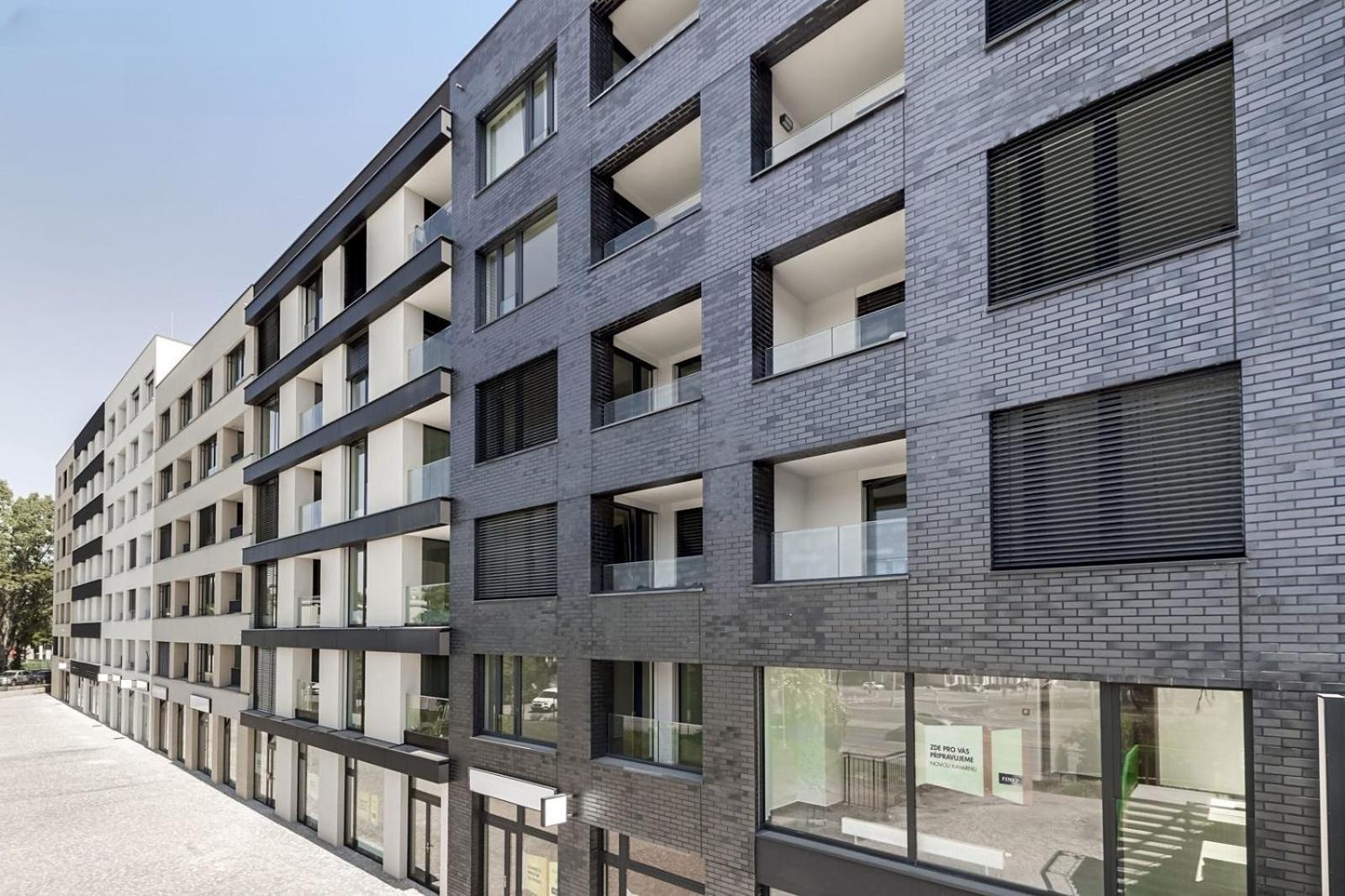 Holesovice Delight: Modern Comfort With A Twist In Prague 7 Bagian luar foto