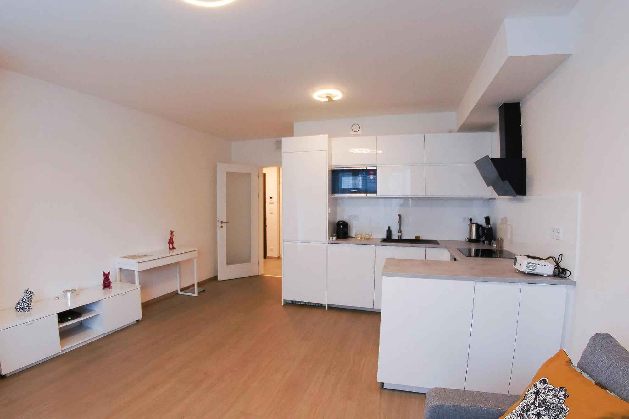 Holesovice Delight: Modern Comfort With A Twist In Prague 7 Bagian luar foto