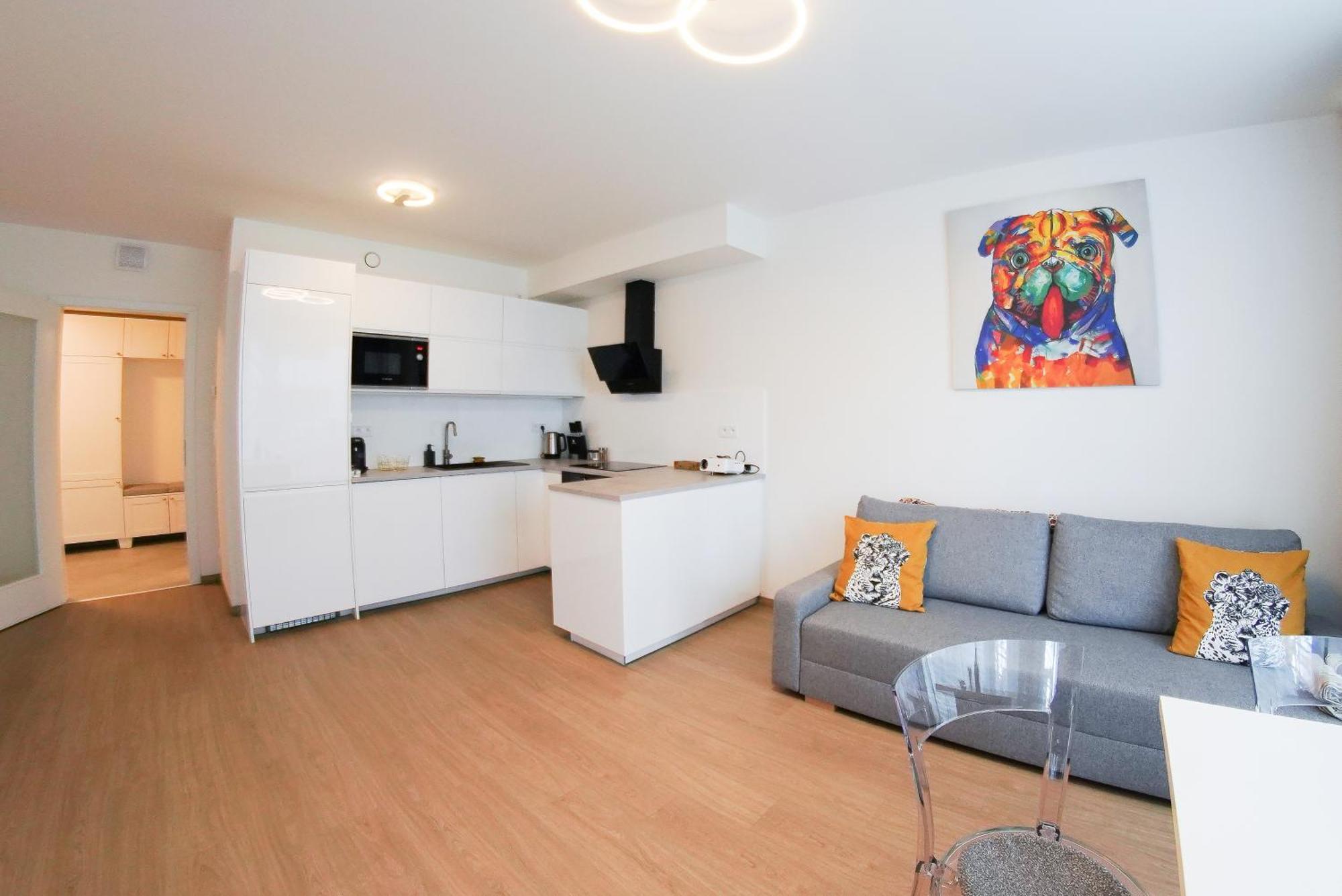 Holesovice Delight: Modern Comfort With A Twist In Prague 7 Bagian luar foto