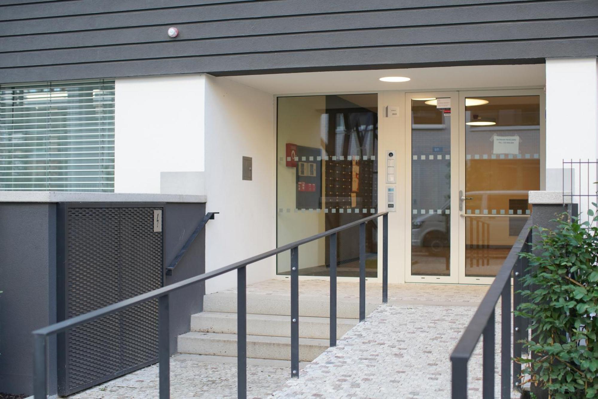 Holesovice Delight: Modern Comfort With A Twist In Prague 7 Bagian luar foto