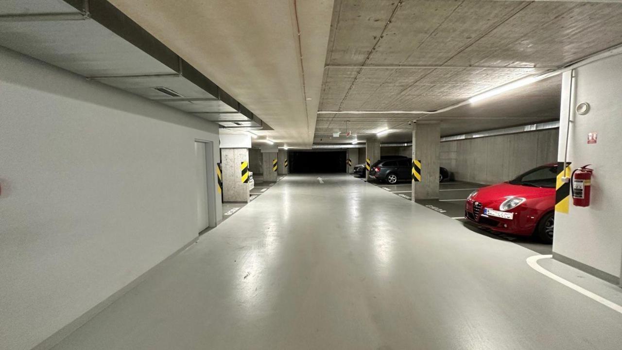 Holesovice Delight: Modern Comfort With A Twist In Prague 7 Bagian luar foto